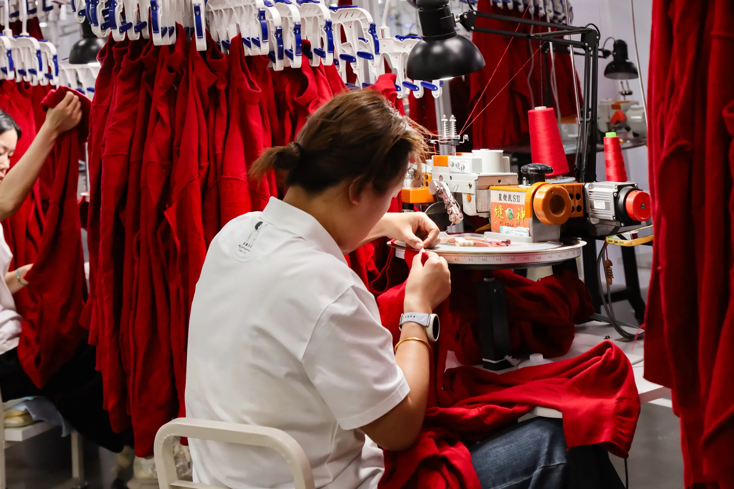 What buyers should confirm before knitwear bulk production starts